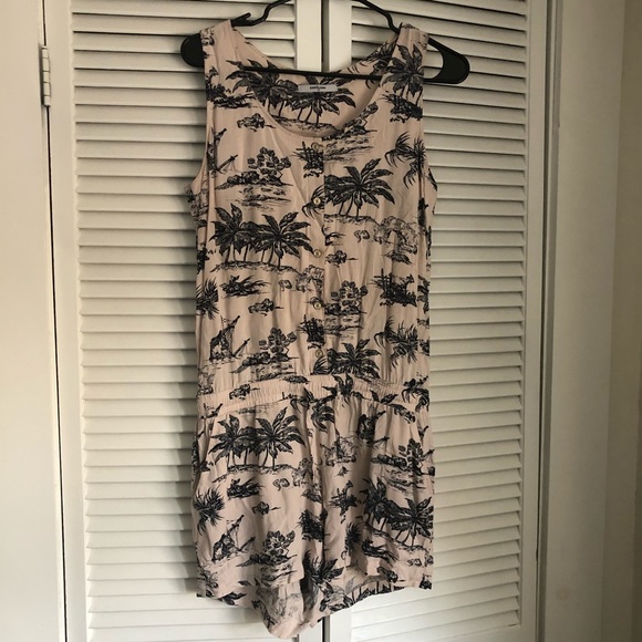 Korean Empolham Romper - Picture 1 of 4
